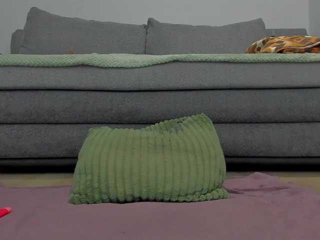 emilianna6666's BongaCams show and profile