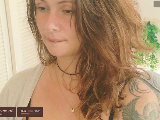 SweetLilLulu's BongaCams show and profile
