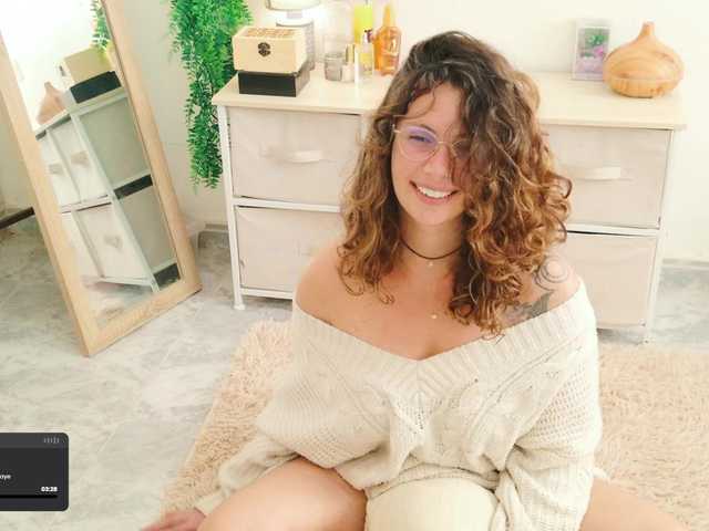 SweetLilLulu's BongaCams show and profile