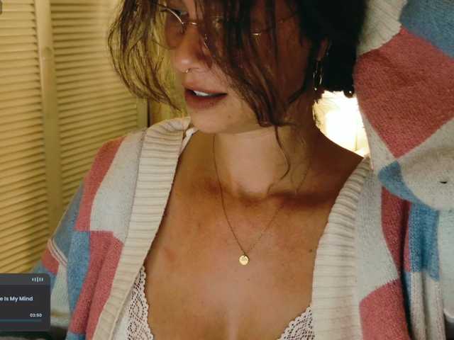 SweetLilLulu's BongaCams show and profile