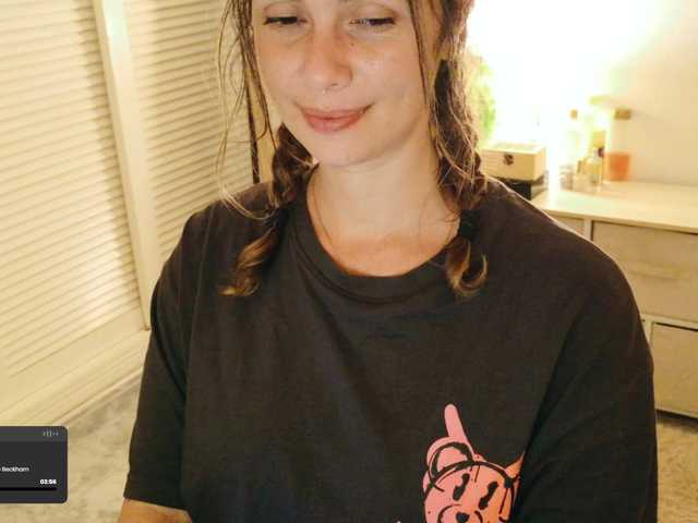 SweetLilLulu's BongaCams show and profile