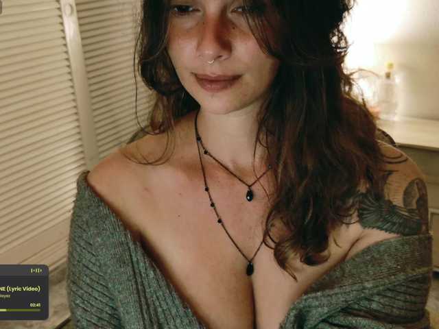 SweetLilLulu's BongaCams show and profile