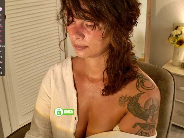 Webcam performer SweetLilLulu online show SweetLilLulu