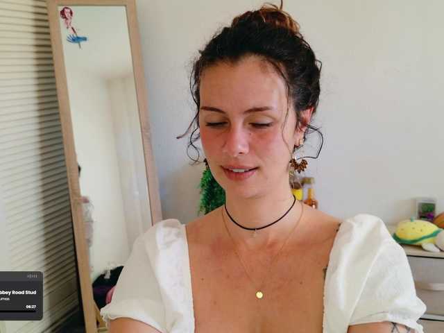 SweetLilLulu's BongaCams show and profile