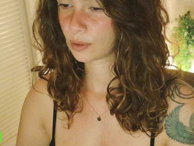 SweetLilLulu's BongaCams show and profile