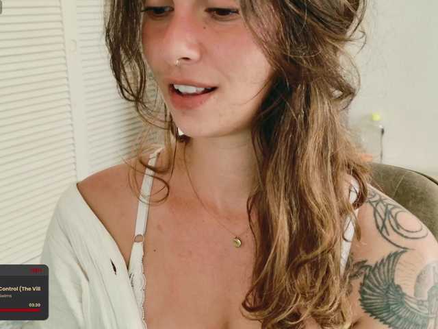 SweetLilLulu's BongaCams show and profile