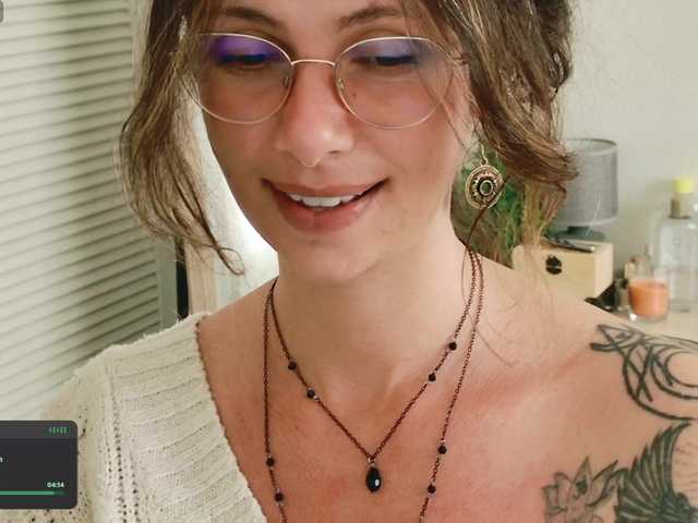 SweetLilLulu's BongaCams show and profile