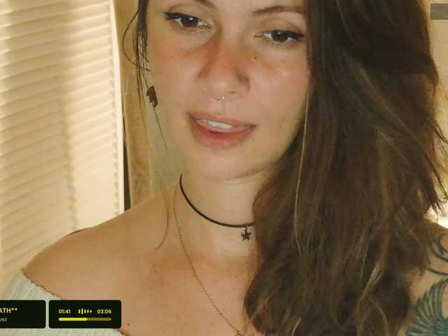 SweetLilLulu's BongaCams show and profile