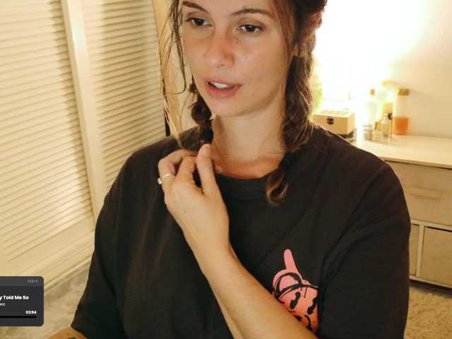 SweetLilLulu's BongaCams show and profile