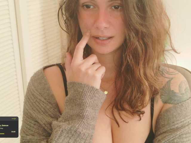 SweetLilLulu's BongaCams show and profile