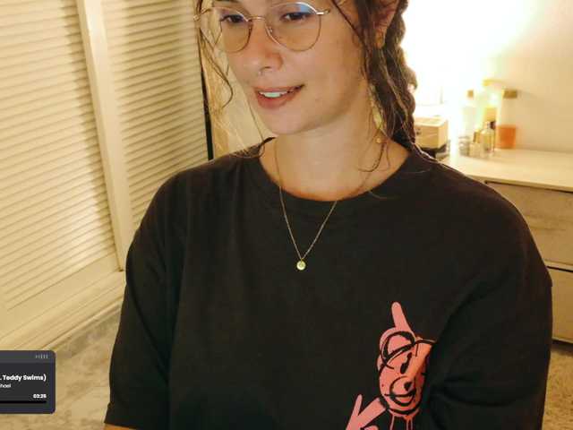 SweetLilLulu's BongaCams show and profile