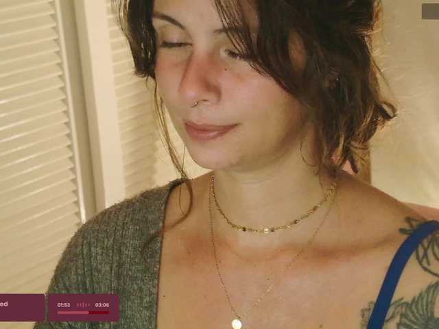 SweetLilLulu's BongaCams show and profile