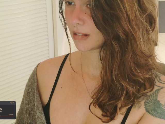 SweetLilLulu's BongaCams show and profile