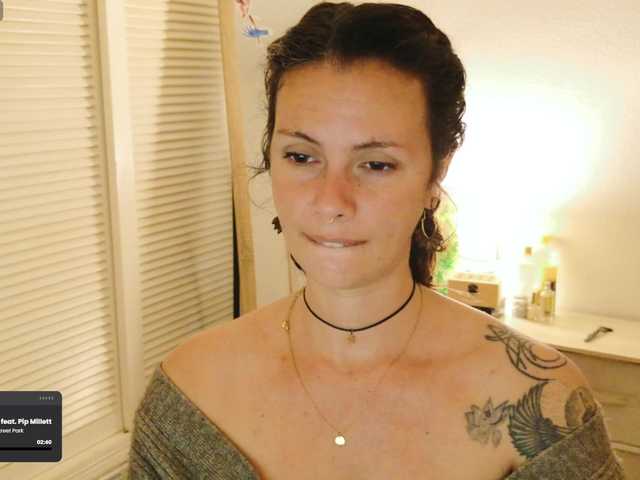 SweetLilLulu's BongaCams show and profile