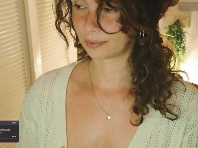 SweetLilLulu's BongaCams show and profile