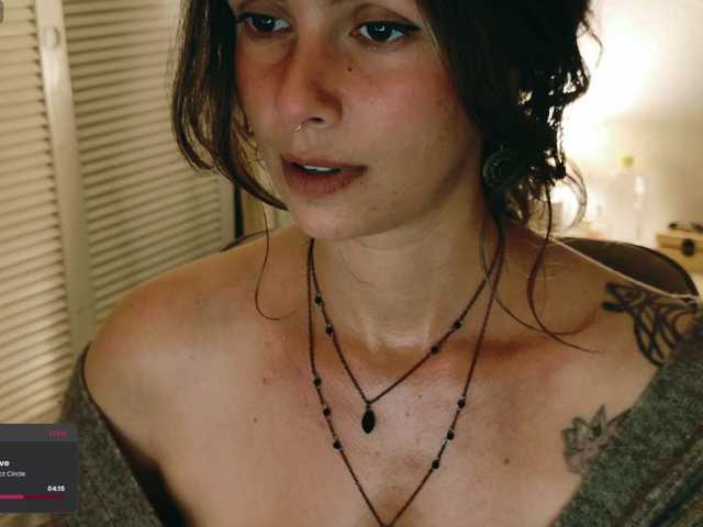 SweetLilLulu's BongaCams show and profile