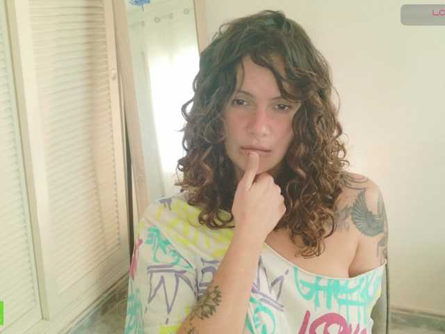 SweetLilLulu's BongaCams show and profile