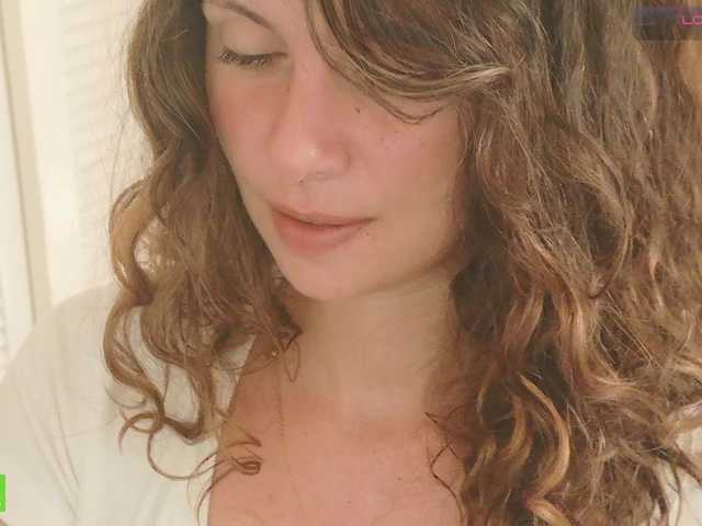 SweetLilLulu's BongaCams show and profile