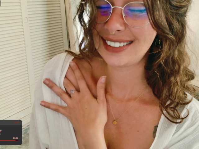 SweetLilLulu's BongaCams show and profile