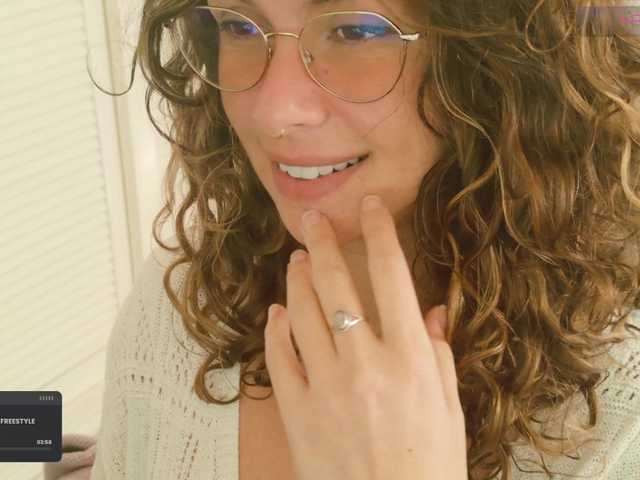 SweetLilLulu's BongaCams show and profile