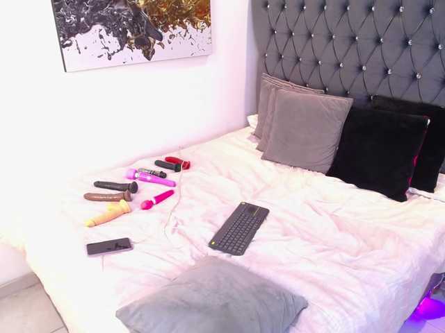 BlancaWild webcam bongacams model stream image