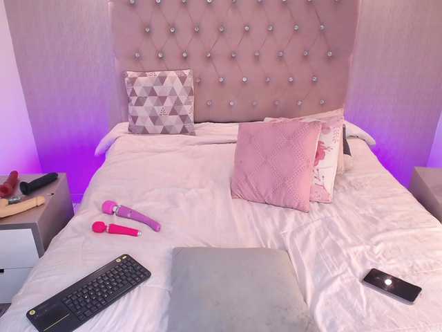 BlancaWild's BongaCams show and profile