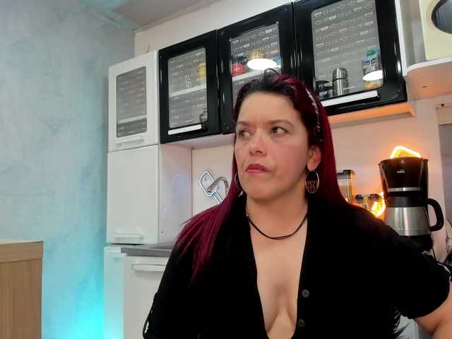 BlancaWild's BongaCams show and profile