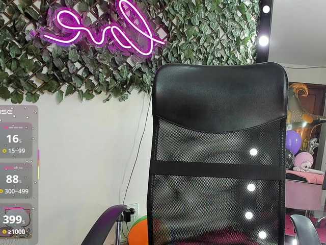 DestinyHills's BongaCams show and profile