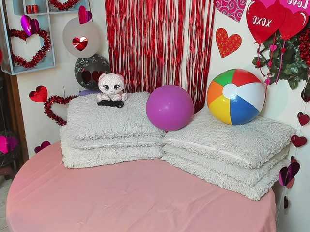 DestinyHills's BongaCams show and profile