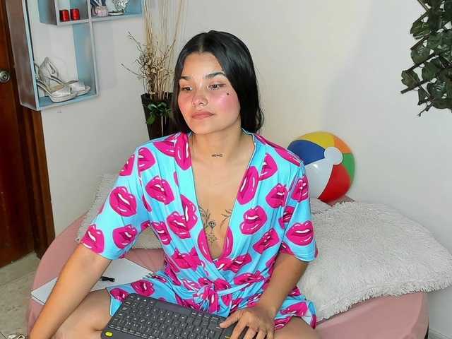 DestinyHills's BongaCams show and profile