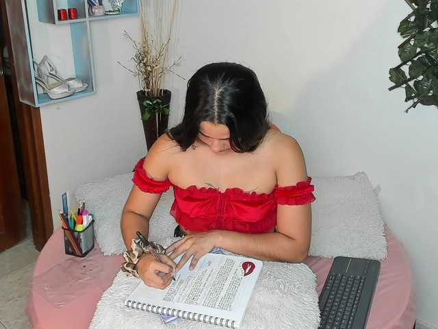 DestinyHills's BongaCams show and profile