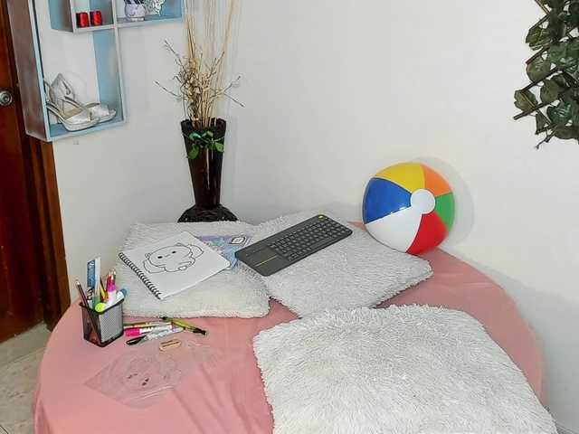 DestinyHills's BongaCams show and profile