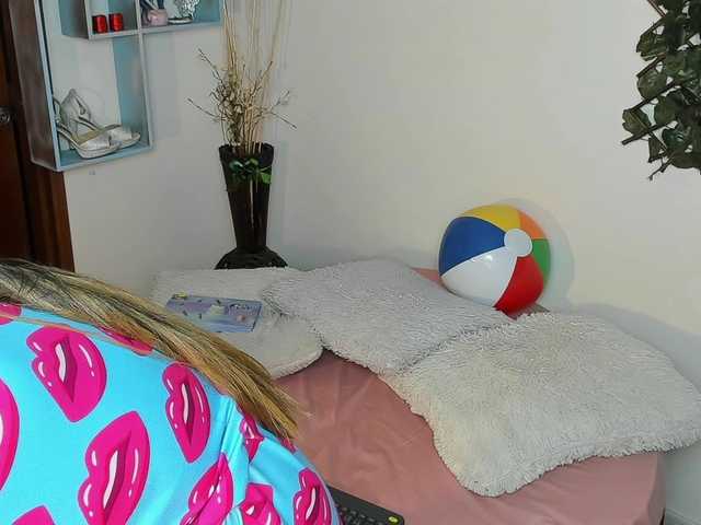 DestinyHills's BongaCams show and profile