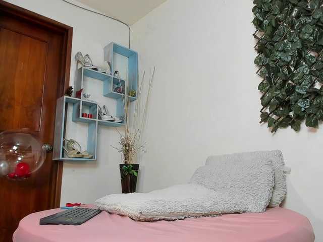 DestinyHills's BongaCams show and profile