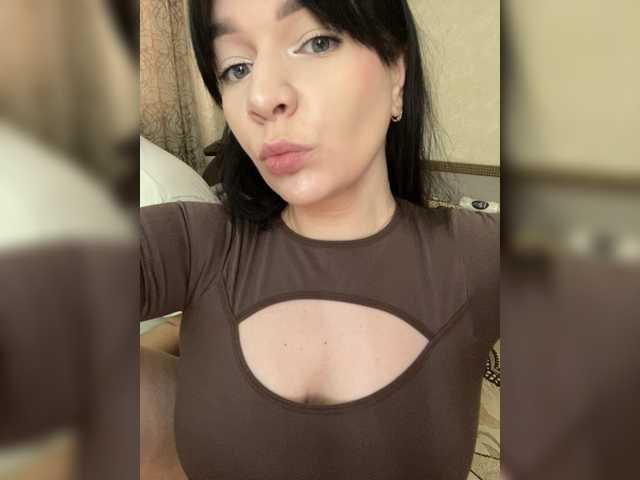 le modèle HellMor est en webcam porno dans un show sur le site bongacams, il possède les tags suivants: White/Caucasian,Brunette,Shaved