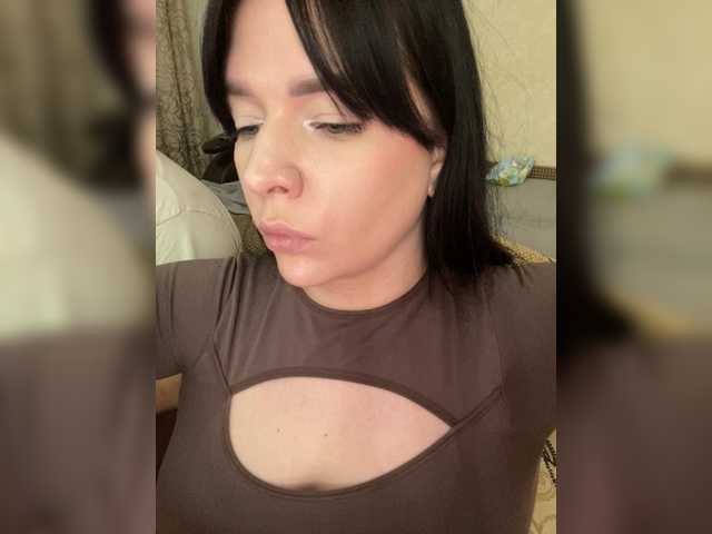 le modèle HellMor est en webcam porno dans un show sur le site bongacams, il possède les tags suivants: White/Caucasian,Brunette,Shaved