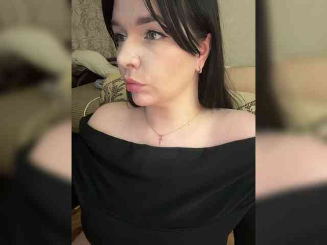 HellMor Live Webcam on {site_name}