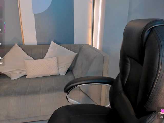 MiaRoberts1's BongaCams show and profile