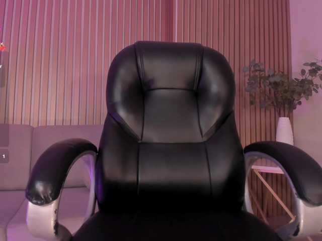  MiaRoberts1 chat room