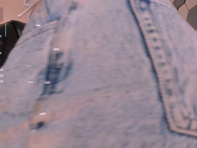 MiaRoberts1's BongaCams show and profile