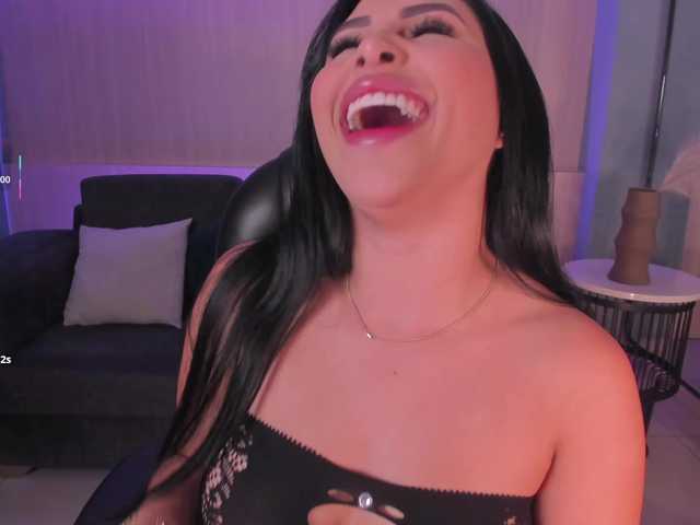 MiaRoberts1's BongaCams show and profile