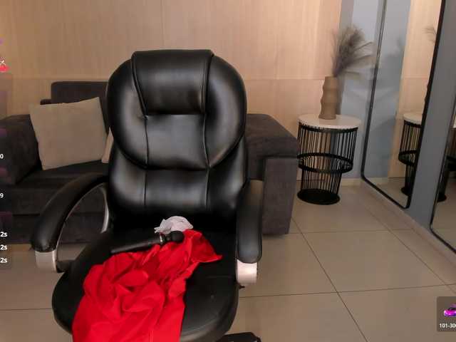 MiaRoberts1's BongaCams show and profile