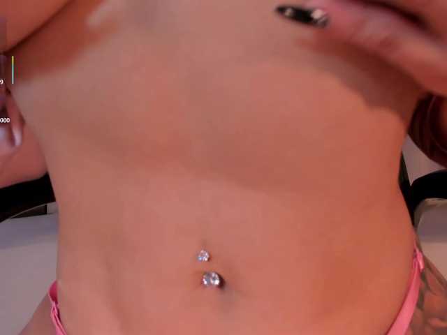 MiaRoberts1's BongaCams show and profile