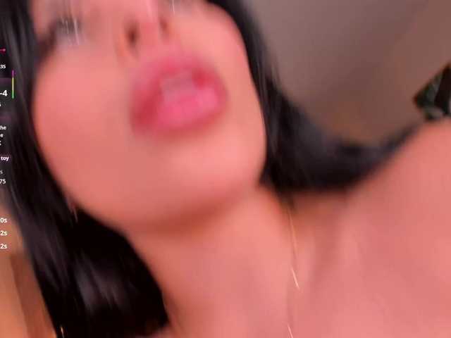 MiaRoberts1's BongaCams show and profile