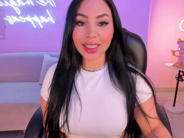 MiaRoberts1 webcam