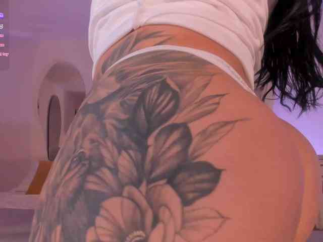 MiaRoberts1 Live Webcam on BongaCams