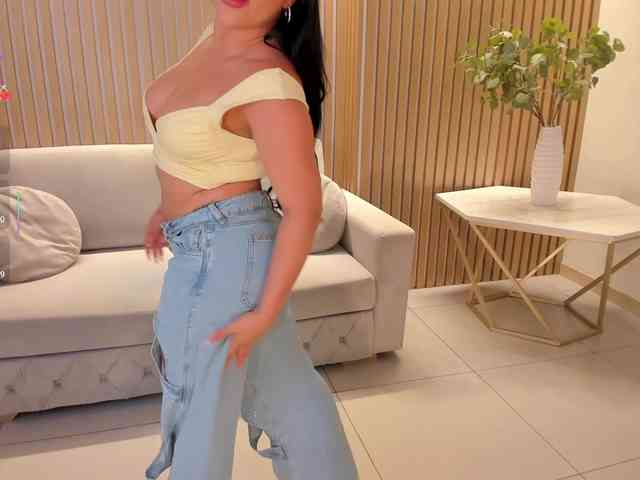 MiaRoberts1 MiaRoberts1