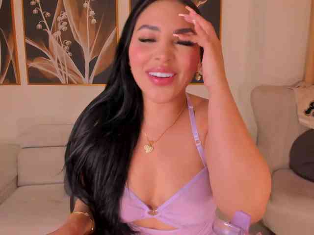 MiaRoberts1 webcam