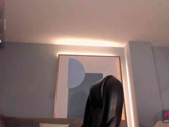 MiaRoberts1 webcam