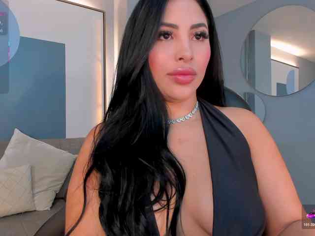 MiaRoberts1 MiaRoberts1